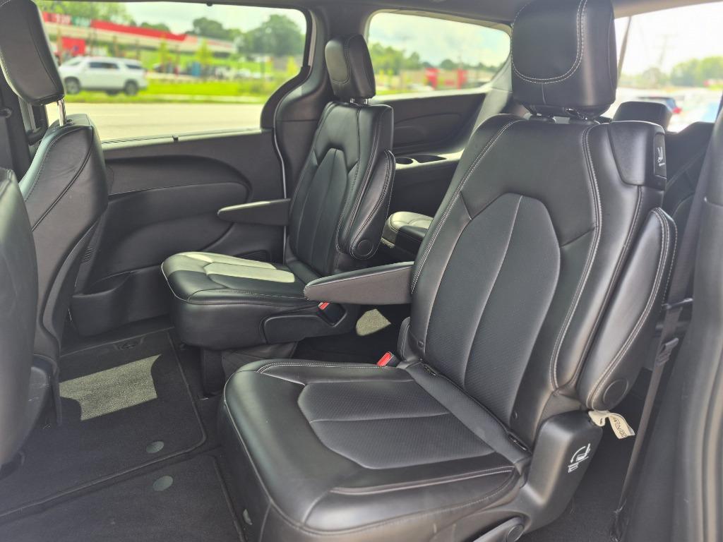 2025 Chrysler Pacifica - $24,300