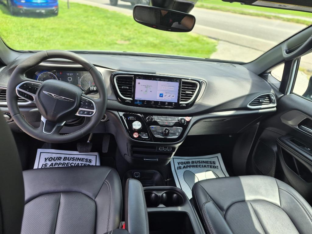 2025 Chrysler Pacifica - $24,300
