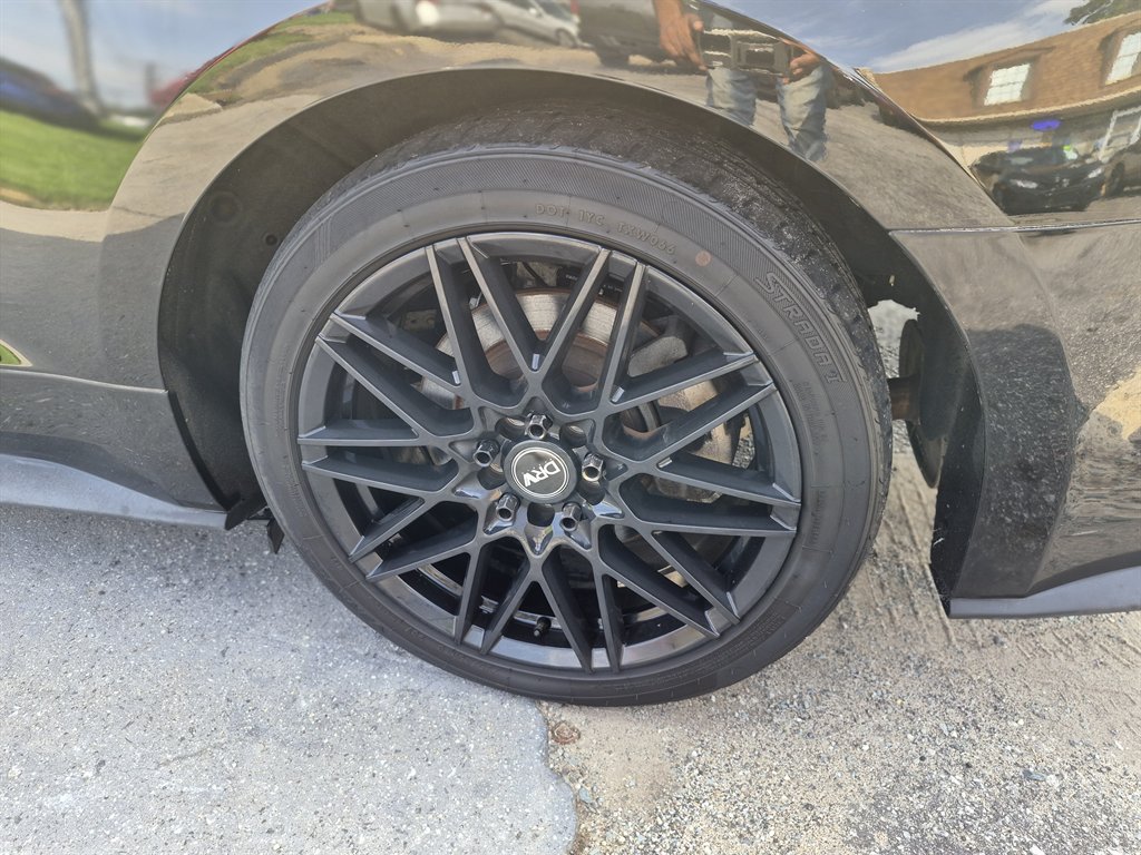 2016 Ford Mustang - $10,600