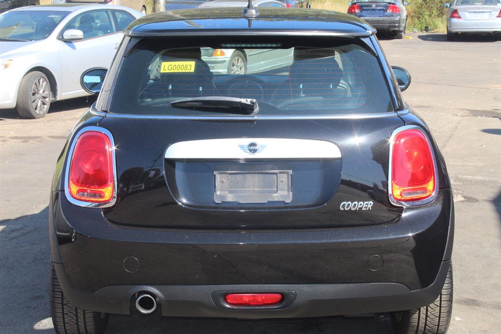 2015 MINI Hardtop Hatchback - $11,995