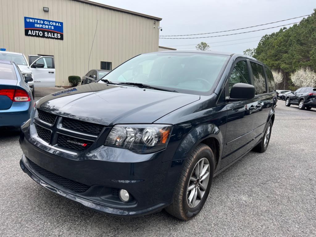 The 2014 Dodge Grand Caravan R/T photos