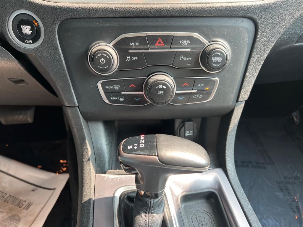 2019 Dodge Charger SXT photo
