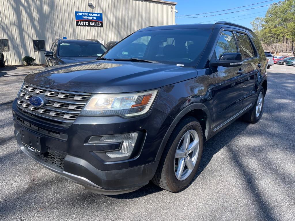 2017 Ford Explorer XLT photo