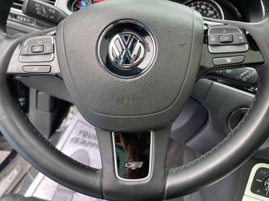 2014 Volkswagen Touareg VR6 R-Line photo