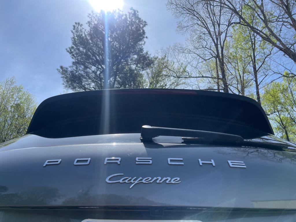 2016 Porsche Cayenne photo