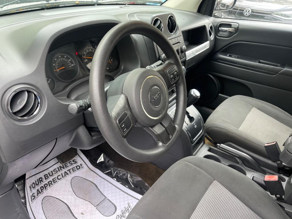 2016 Jeep Compass Sport photo