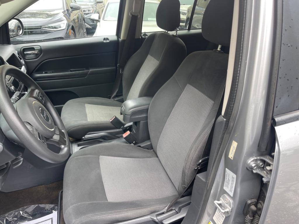 2016 Jeep Compass Sport photo