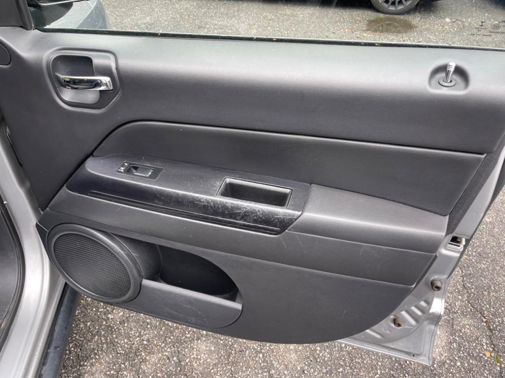 2016 Jeep Compass Sport photo