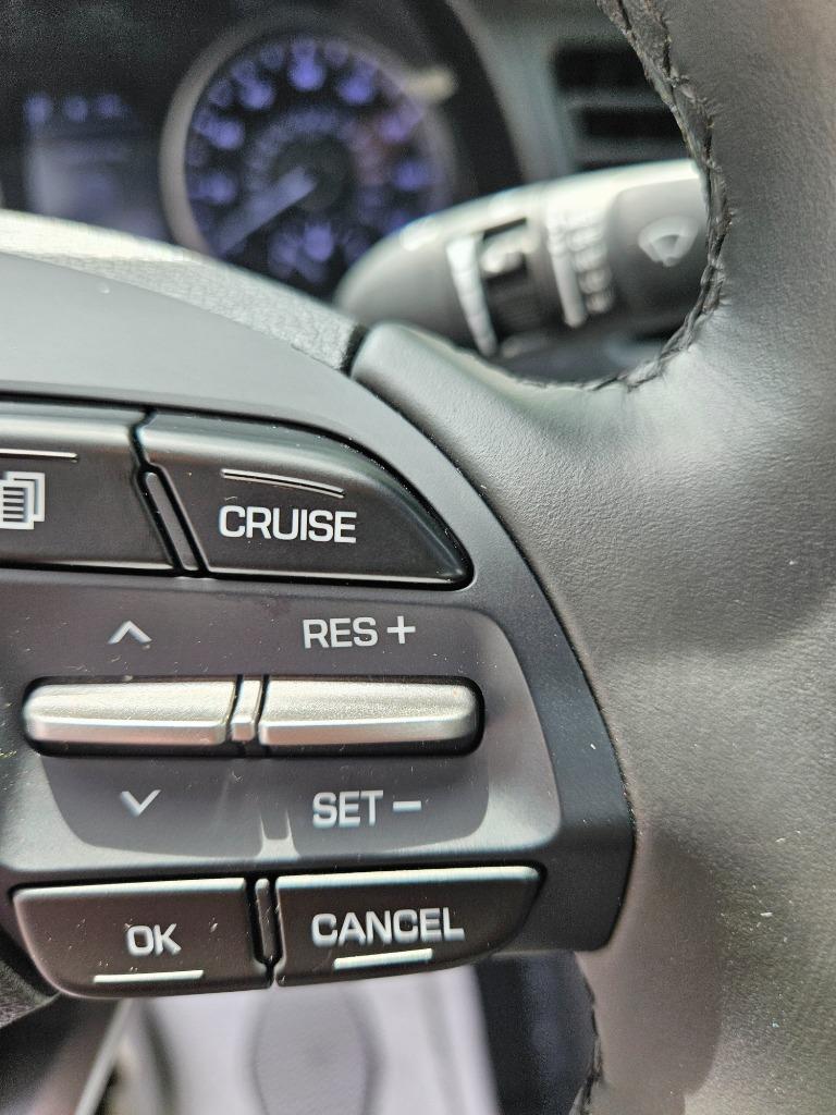 2020 Hyundai Elantra - $15,400