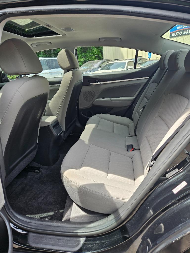 2020 Hyundai Elantra - $15,400