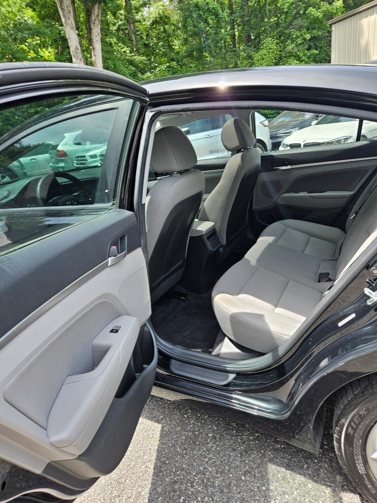 2020 Hyundai Elantra - $15,400