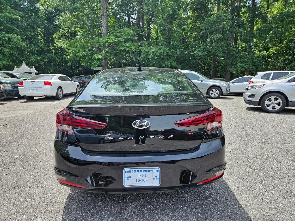 2020 Hyundai Elantra - $15,400