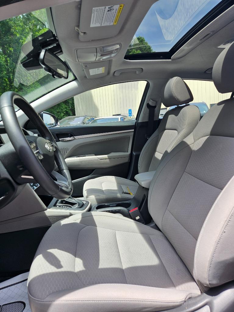 2020 Hyundai Elantra - $15,400