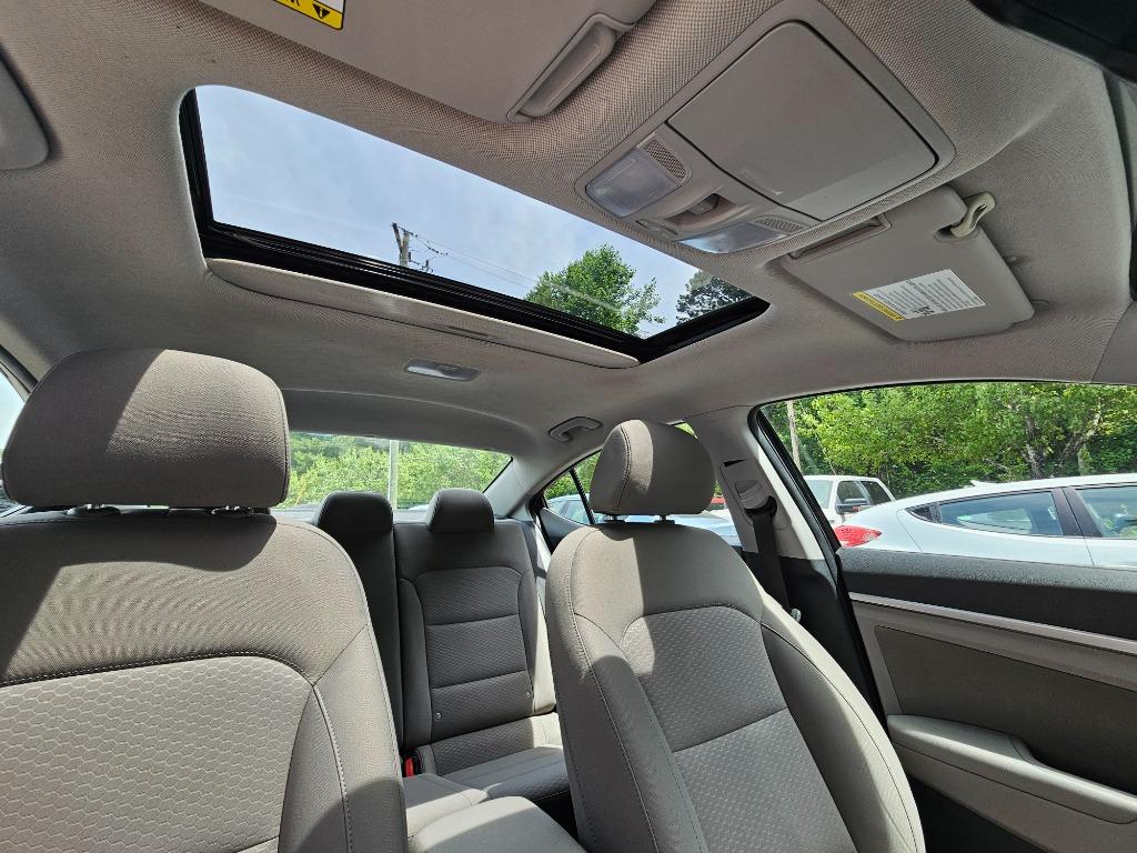 2020 Hyundai Elantra - $15,400