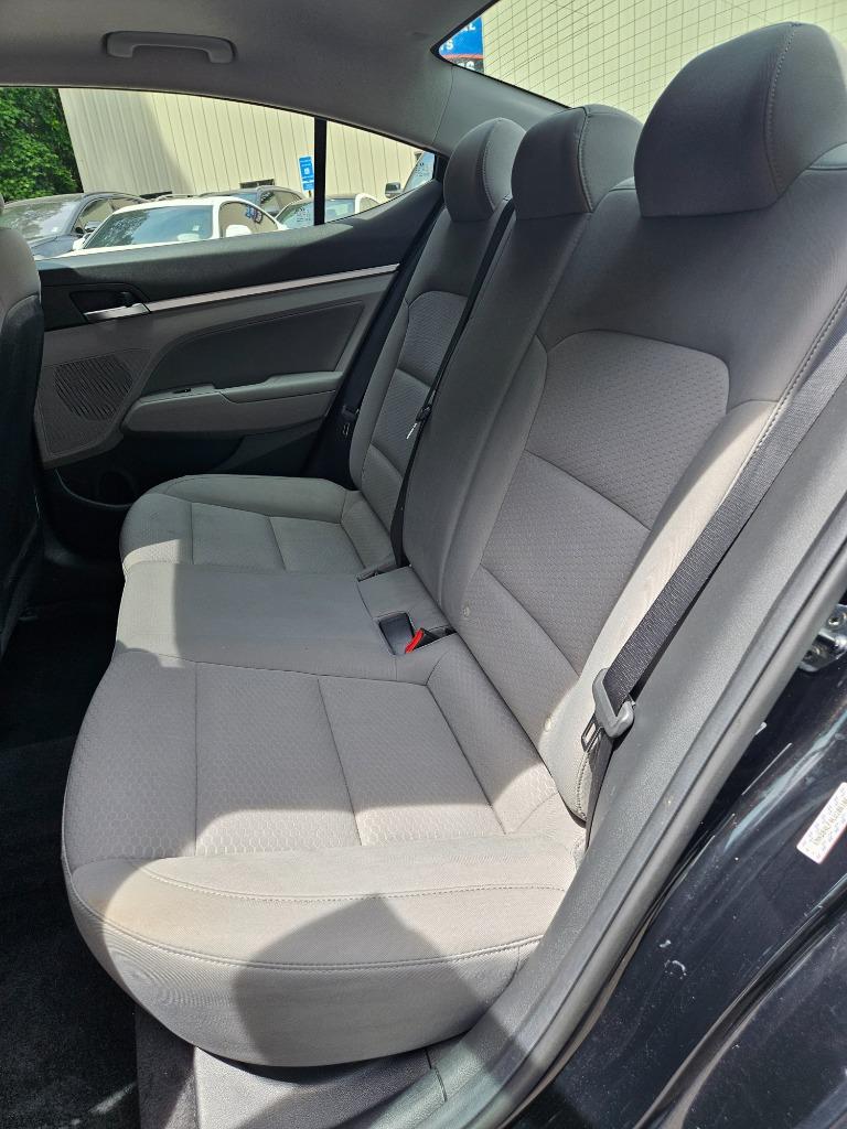 2020 Hyundai Elantra - $15,400