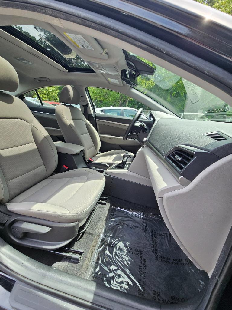 2020 Hyundai Elantra - $15,400