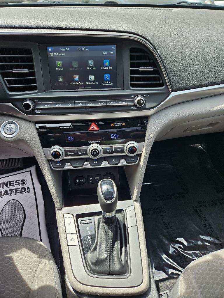 2020 Hyundai Elantra - $15,400