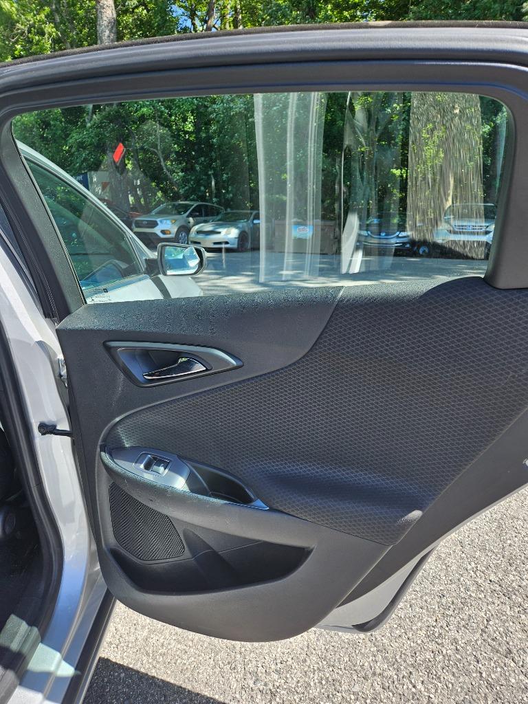 2018 Chevrolet Malibu - $13,900