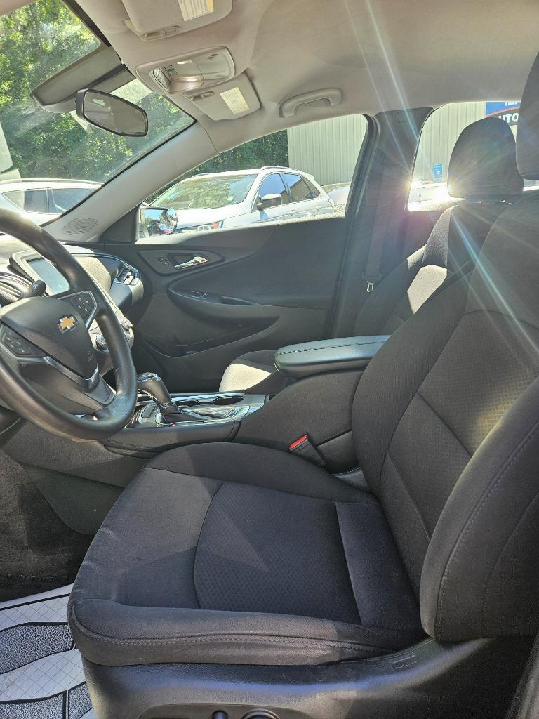 2018 Chevrolet Malibu - $13,900