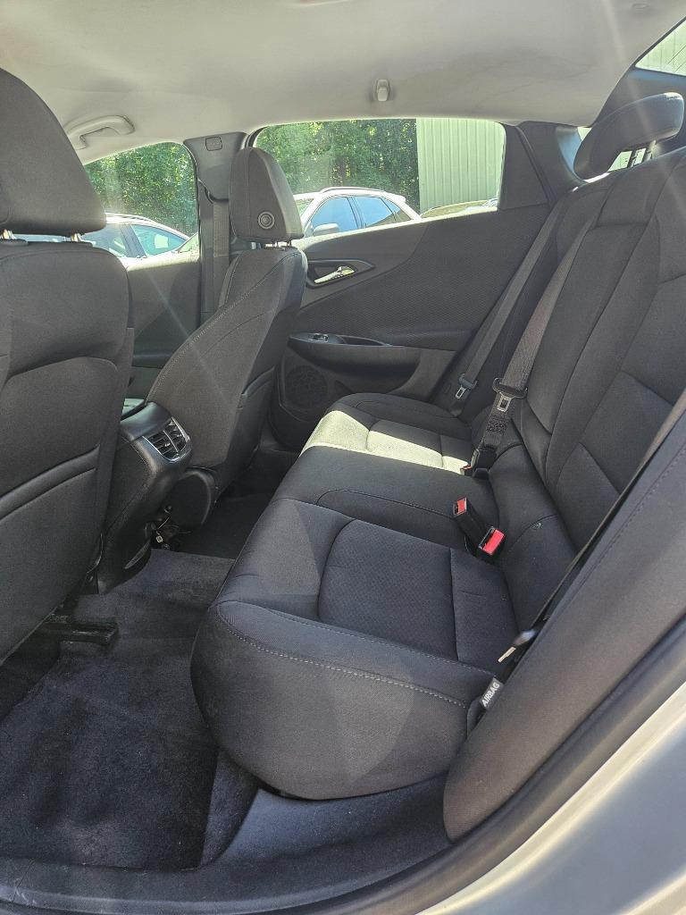 2018 Chevrolet Malibu - $13,900