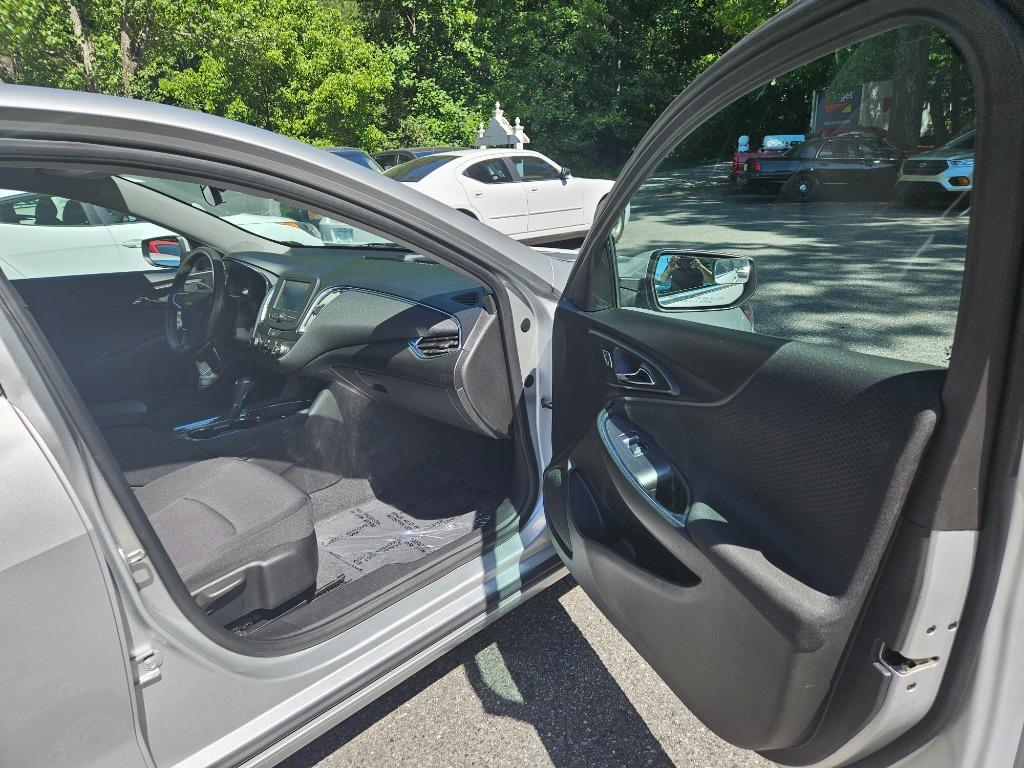 2018 Chevrolet Malibu - $13,900