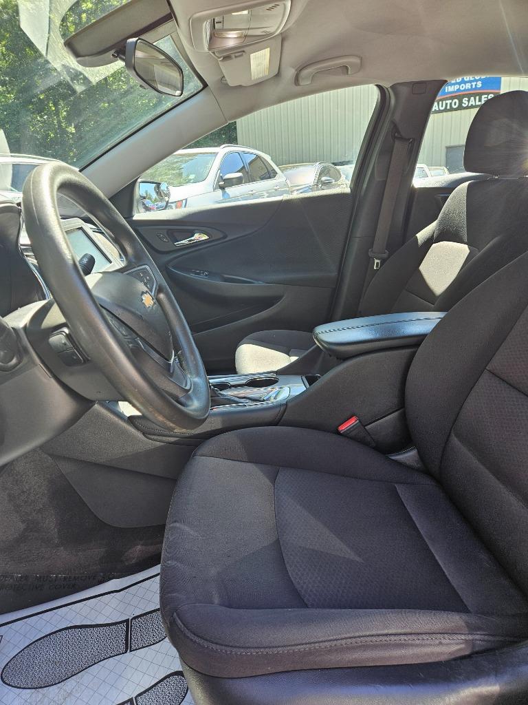 2018 Chevrolet Malibu - $13,900