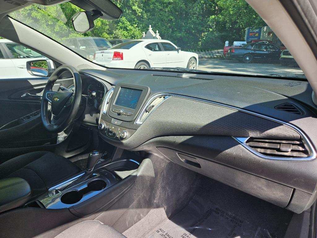 2018 Chevrolet Malibu - $13,900