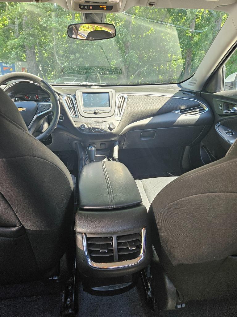 2018 Chevrolet Malibu - $13,900