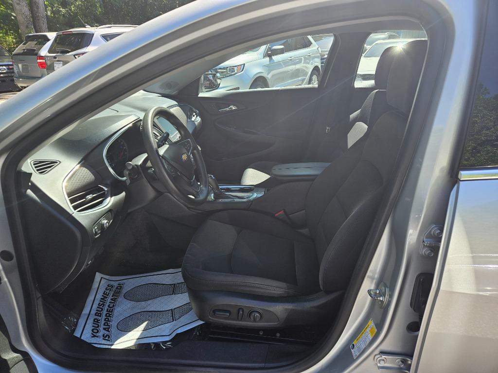 2018 Chevrolet Malibu - $13,900