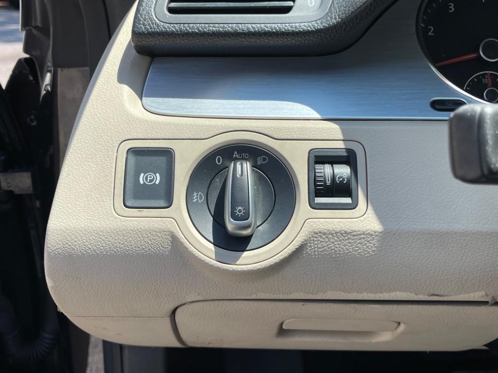 2009 Volkswagen Passat - $6,100