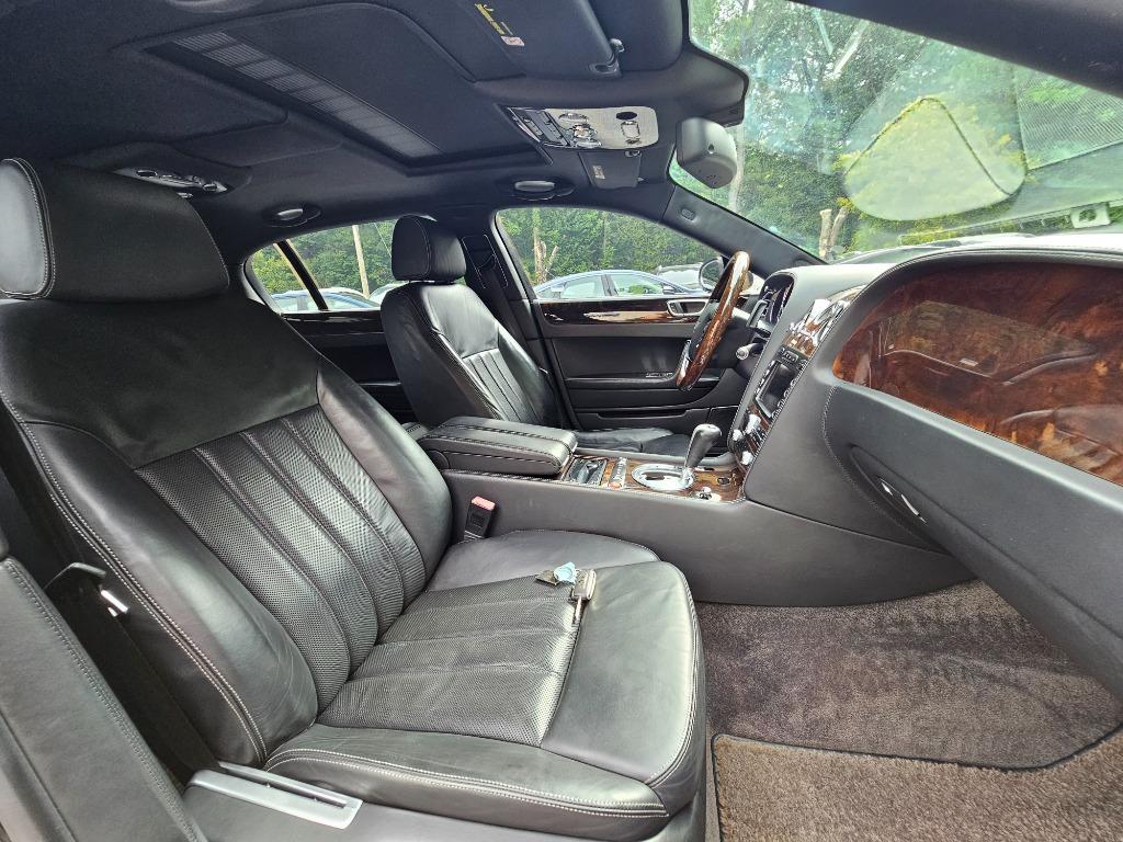 2009 Bentley MDX photo