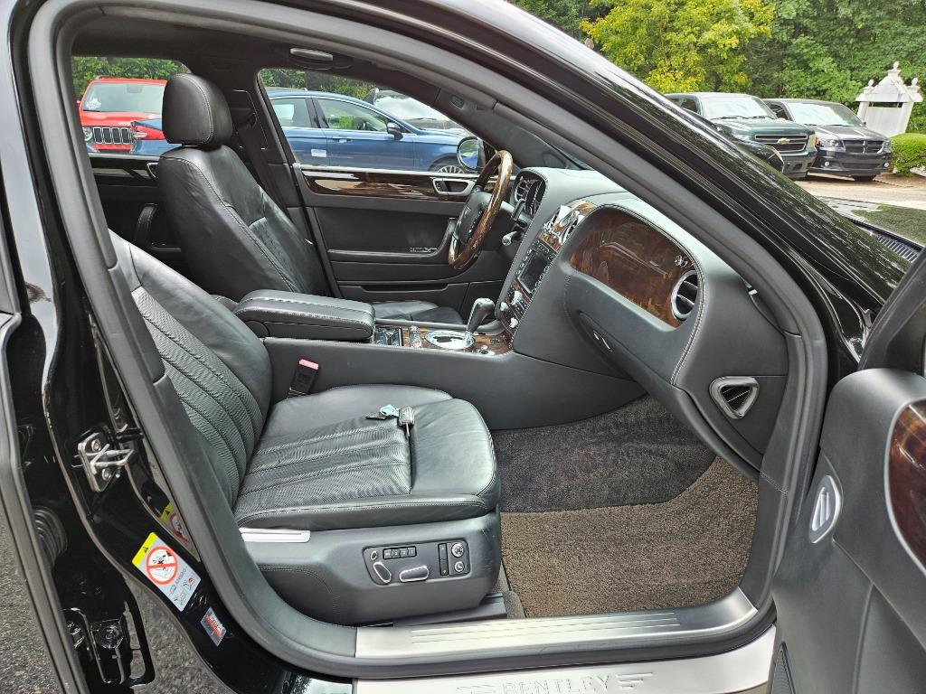 2009 Bentley MDX photo
