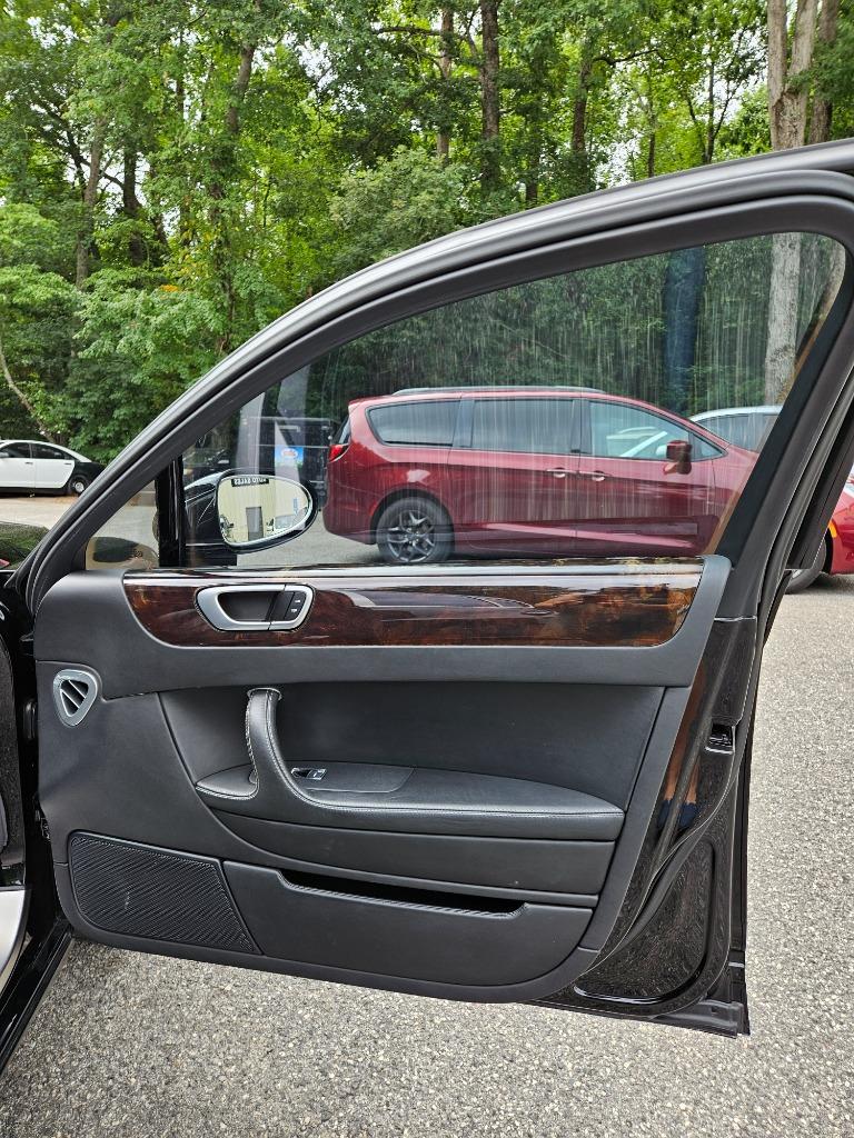 2009 Bentley MDX photo