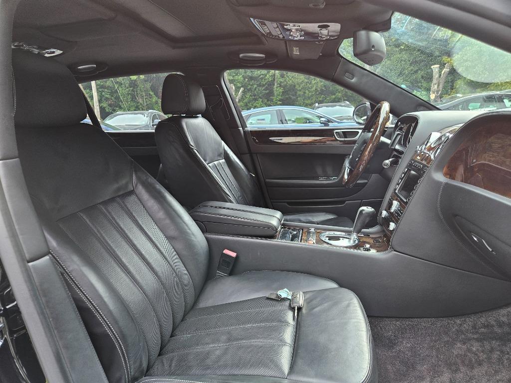 2009 Bentley MDX photo