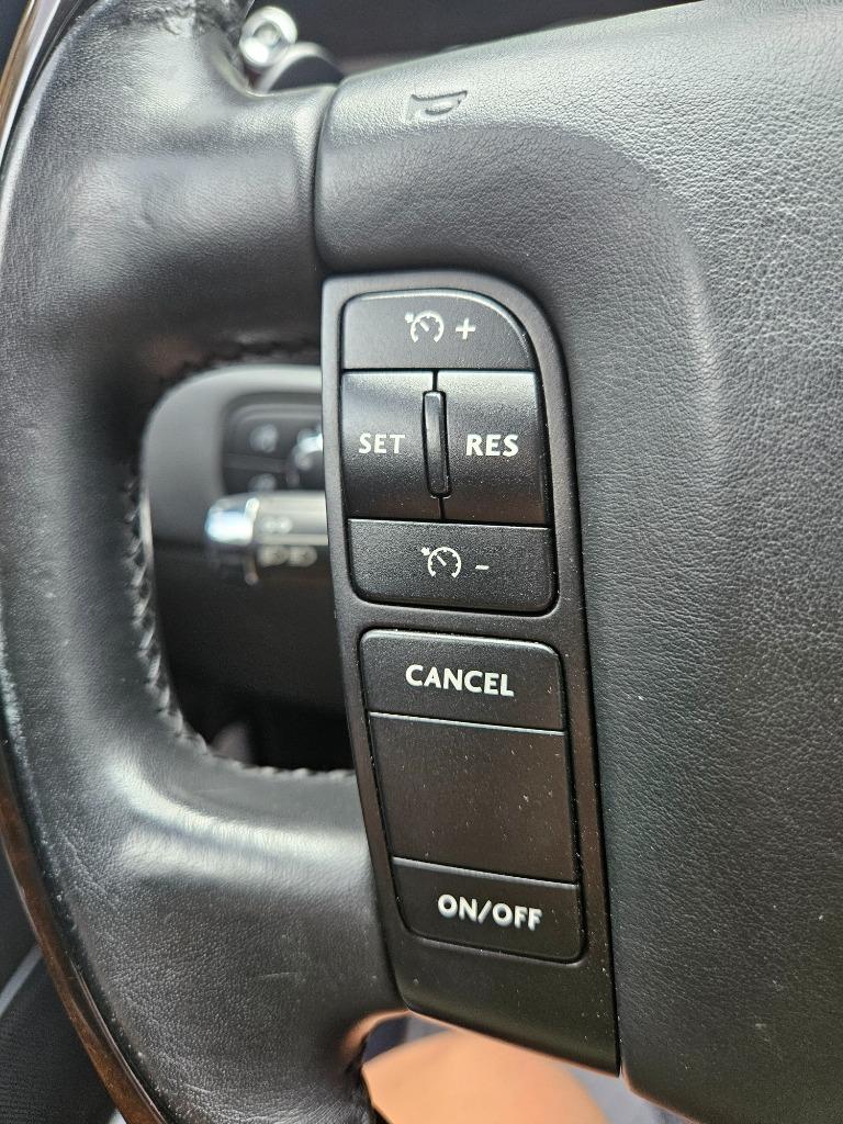 2009 Bentley MDX photo