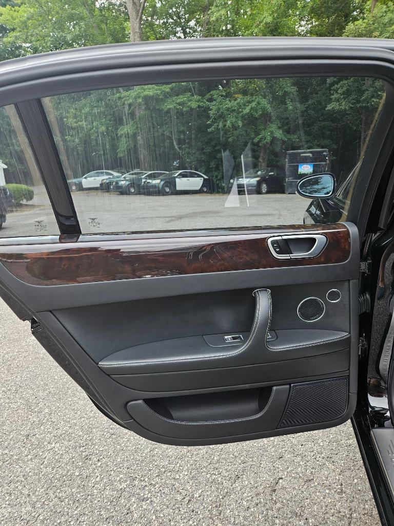 2009 Bentley MDX photo
