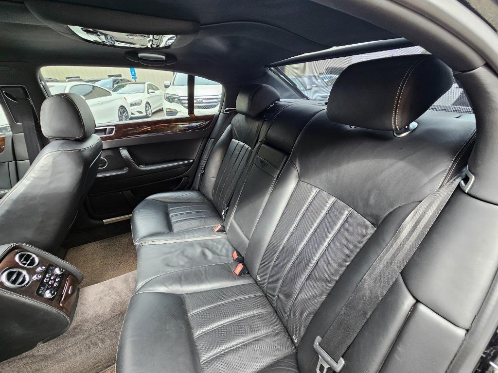 2009 Bentley MDX photo