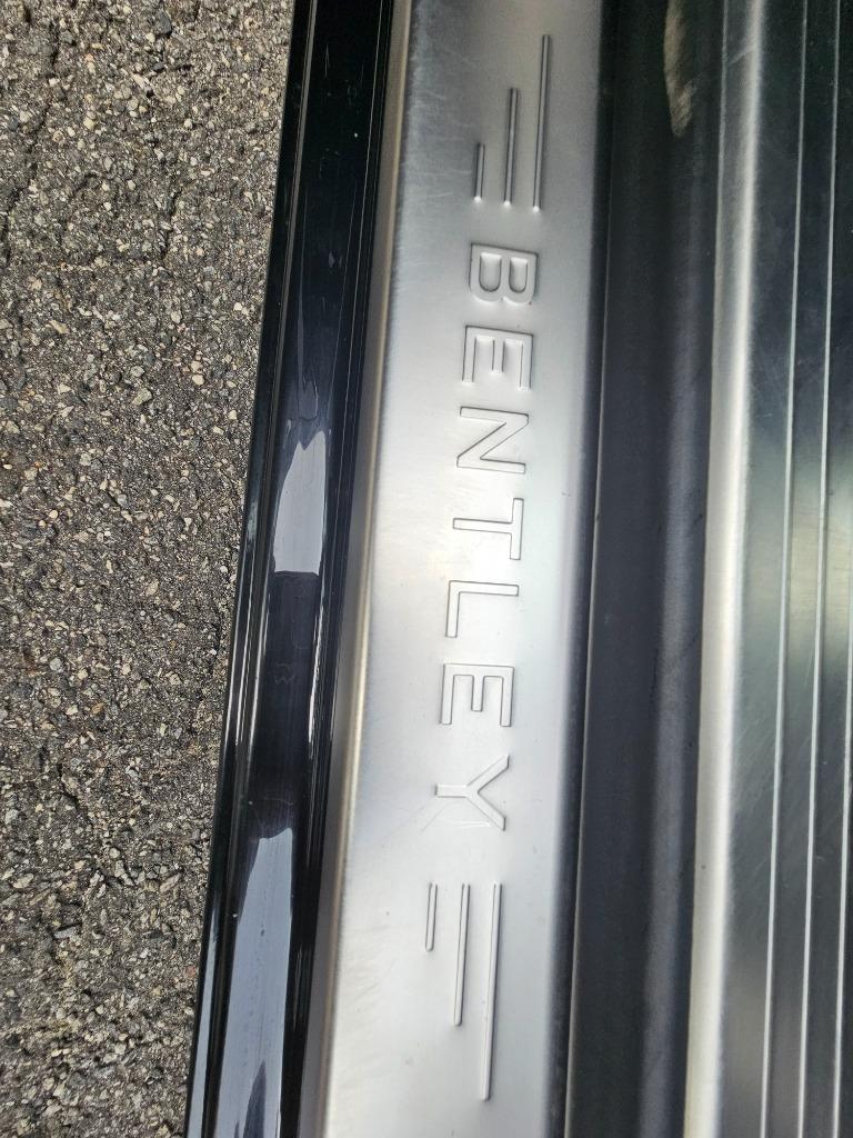 2009 Bentley MDX photo