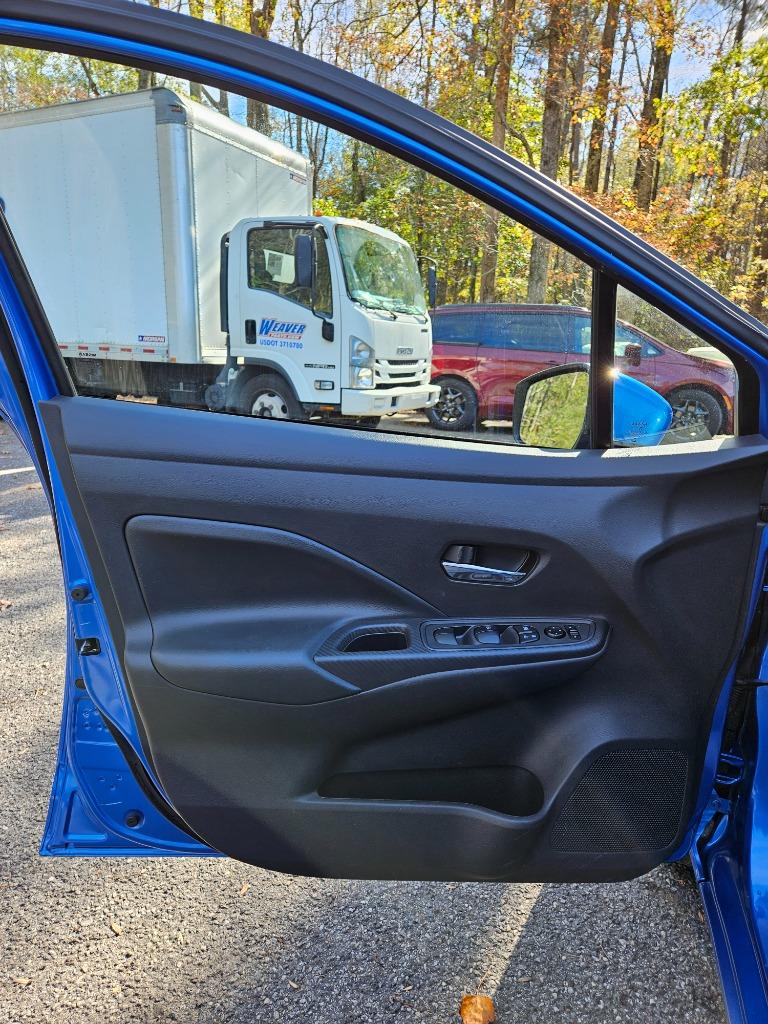 2023 Nissan Versa SV photo