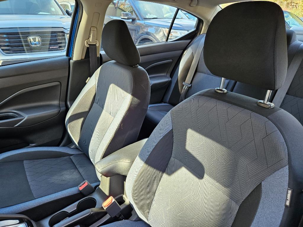 2023 Nissan Versa SV photo
