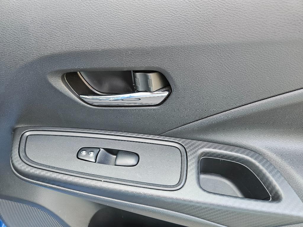 2023 Nissan Versa SV photo