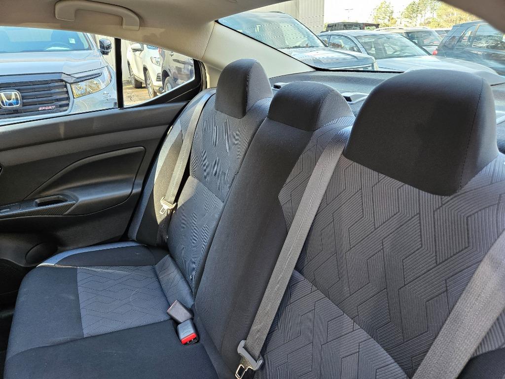 2023 Nissan Versa SV photo