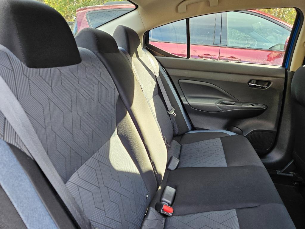 2023 Nissan Versa SV photo