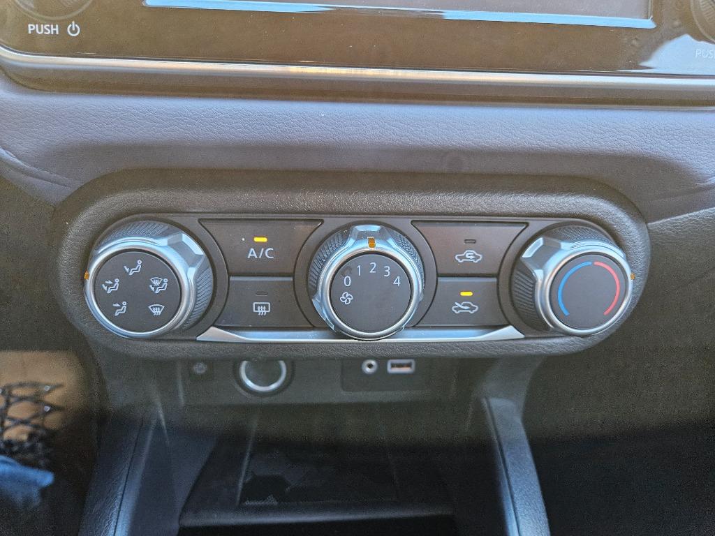 2023 Nissan Versa SV photo
