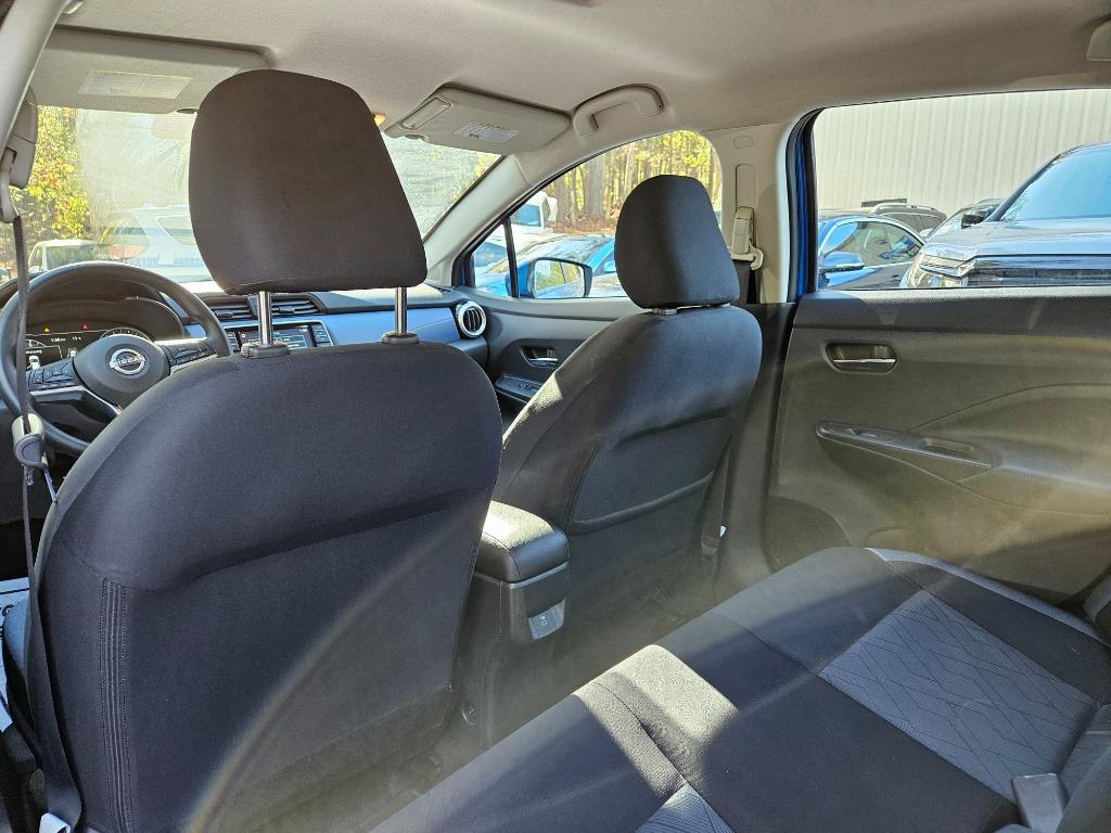 2023 Nissan Versa SV photo