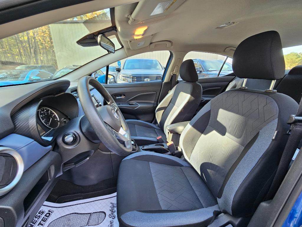 2023 Nissan Versa SV photo