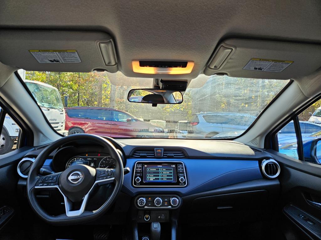 2023 Nissan Versa SV photo