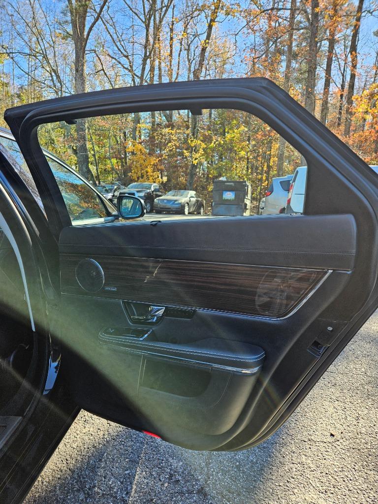 2013 Jaguar XJL Portfolio photo