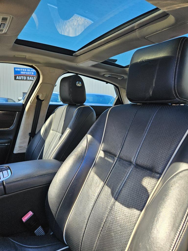 2013 Jaguar XJL Portfolio photo