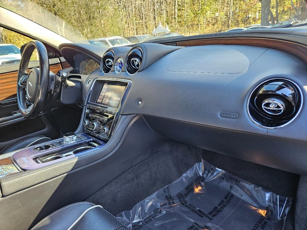 2013 Jaguar XJL Portfolio photo